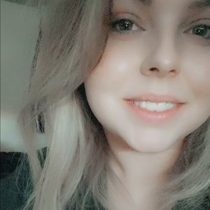 Meet your Posher, Danika